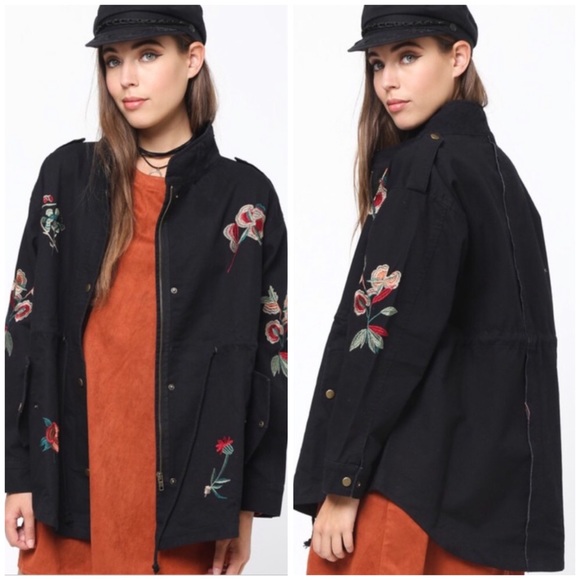 ❄️LAST3️⃣//BLACK EMBROIDERED FLORAL UTILITY JACKET - Picture 3 of 11